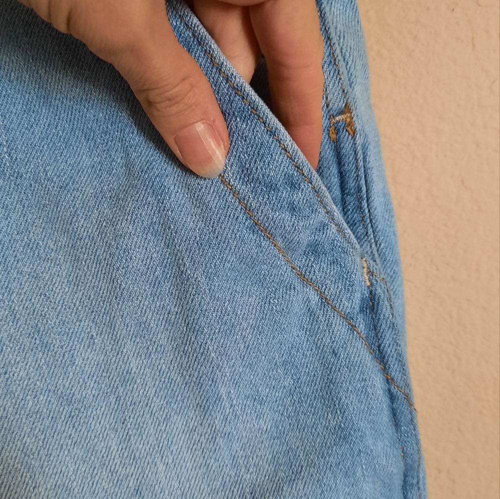 Universal Thread Light Wash Denim Short Overalls - image 5